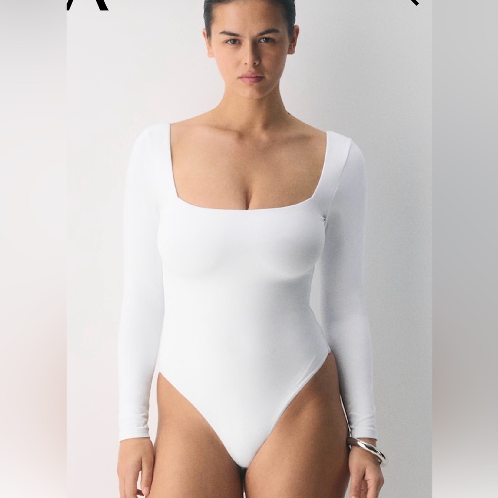 Babaton Original Contour Bodysuit size S